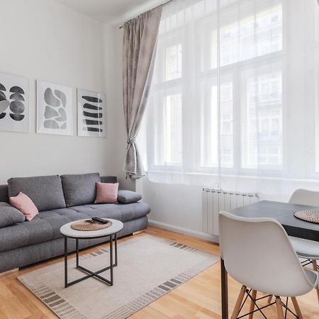 Luminous Apartment For 2 Near Wenceslas Square By Prague Days Buitenkant foto