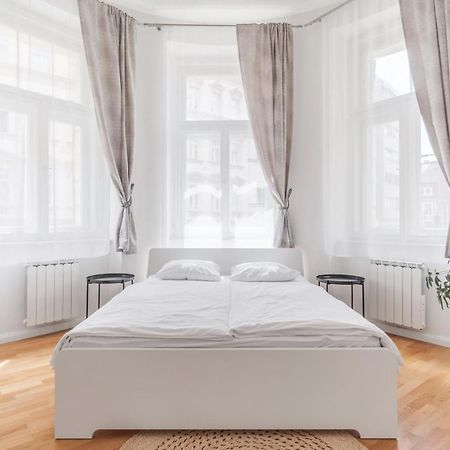 Luminous Apartment For 2 Near Wenceslas Square By Prague Days Buitenkant foto