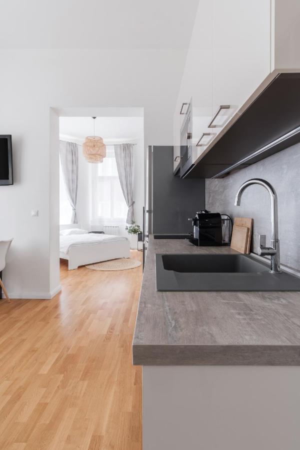 Luminous Apartment For 2 Near Wenceslas Square By Prague Days Buitenkant foto